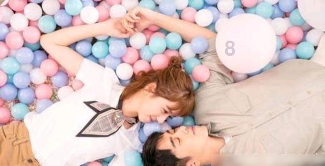 新郎因无法到场,妹妹代替哥哥拜堂迎娶新娘,这样的婚礼靠谱吗?-红迪网 | 论坛社区